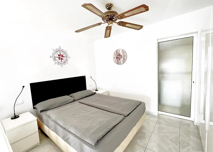 Beachhouse La Palma 公寓 *